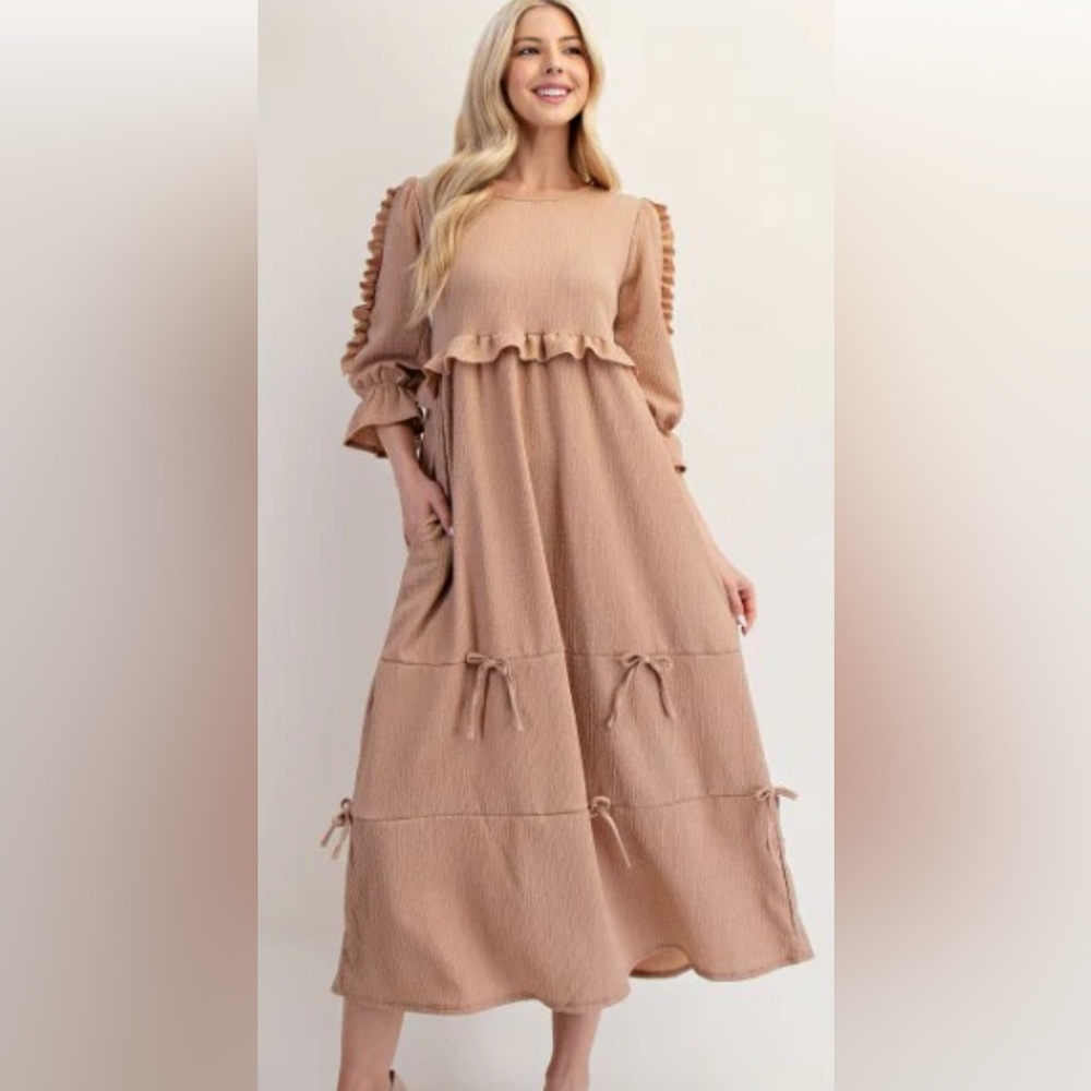 Elegant bow dress